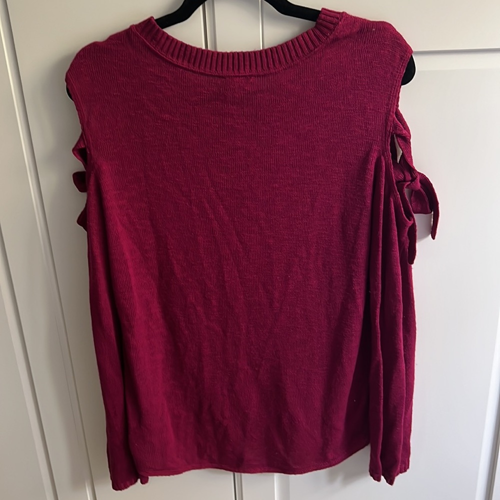 Express-cold shoulder sweater - Picture 2 of 6